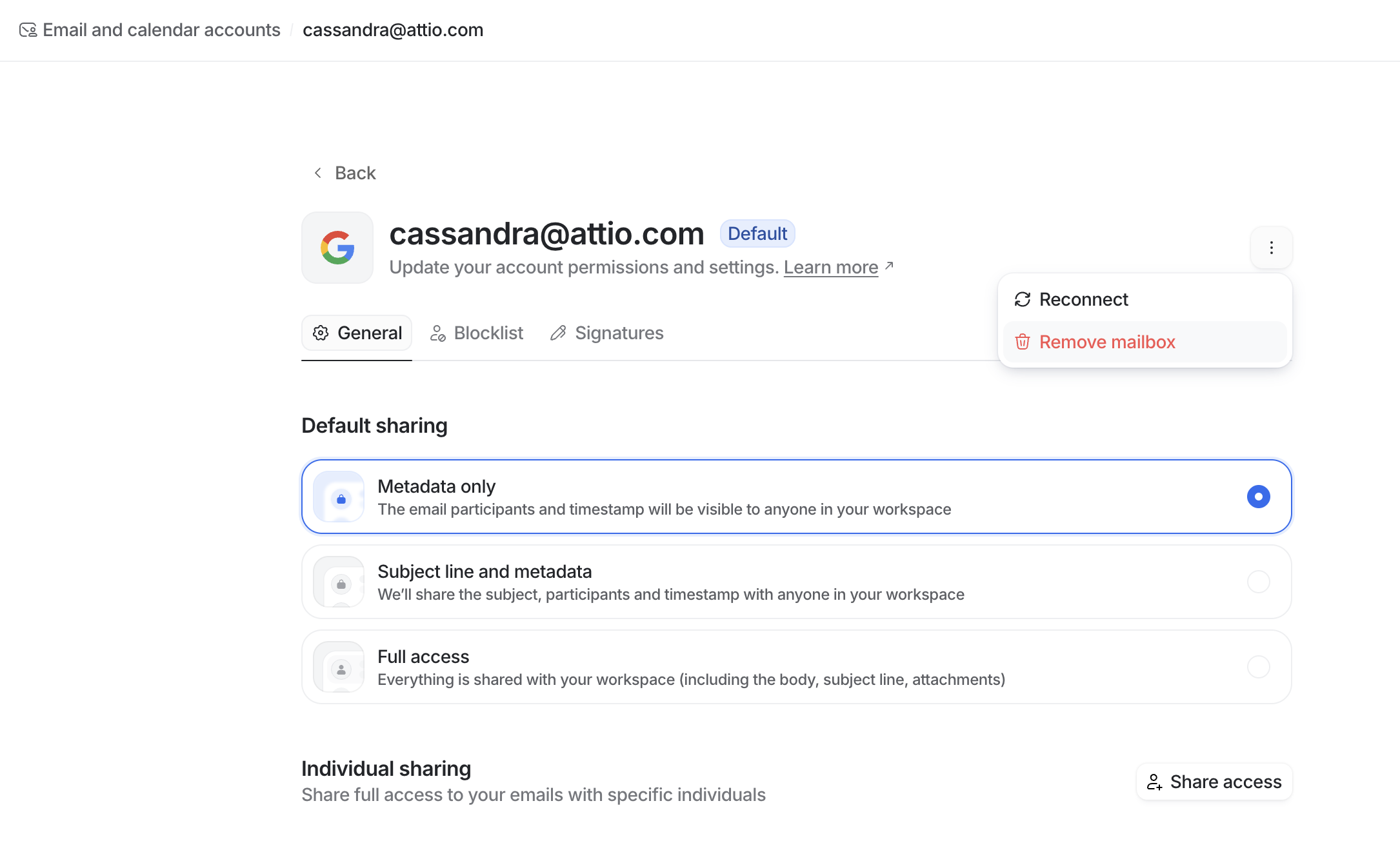 Attio: verbundenes Konto mit geöffnetem Drei-Punkte-Menü und den Optionen Reconnect und Remove mailbox