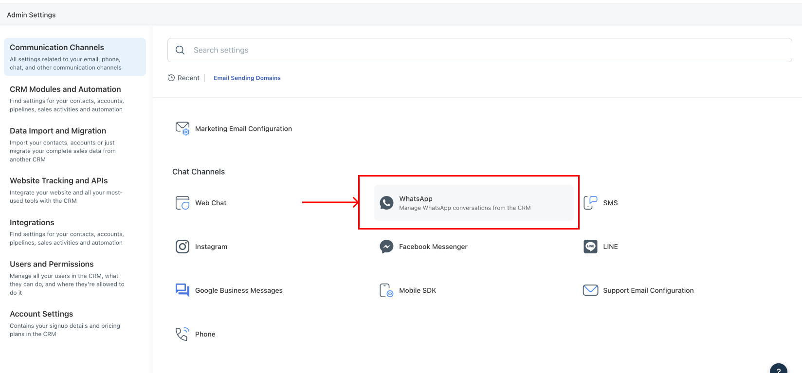 Freshsales Admin Settings: Chat-Kanäle mit hervorgehobenem WhatsApp-Eintrag „Manage WhatsApp conversations from the CRM“